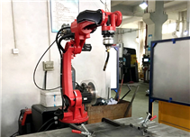 機(jī)械臂焊接車(chē)間